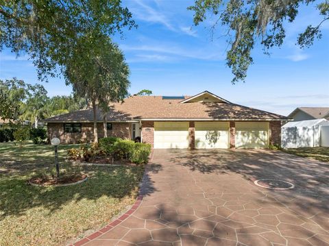 Photo of 9729 Wedgewood Lane, Leesburg, FL 34788 (MLS # G5106017)