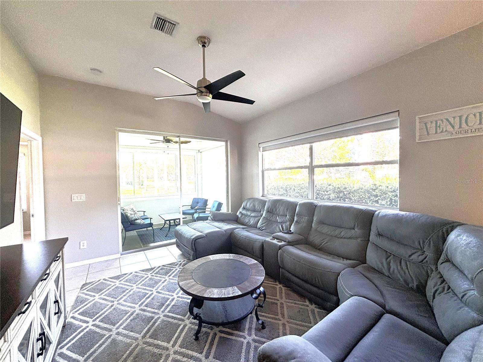 FOUNTAIN VIEW VILLAS - Residential Lease