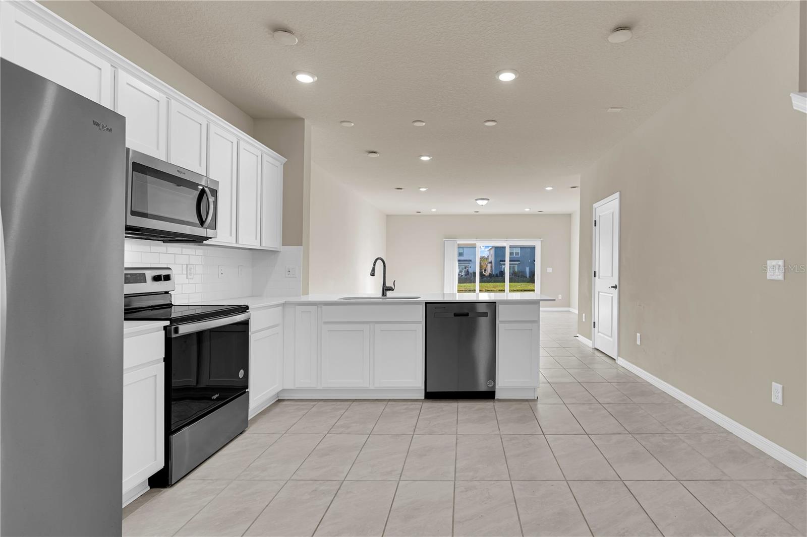 CYPRESS CAY - Residential Lease