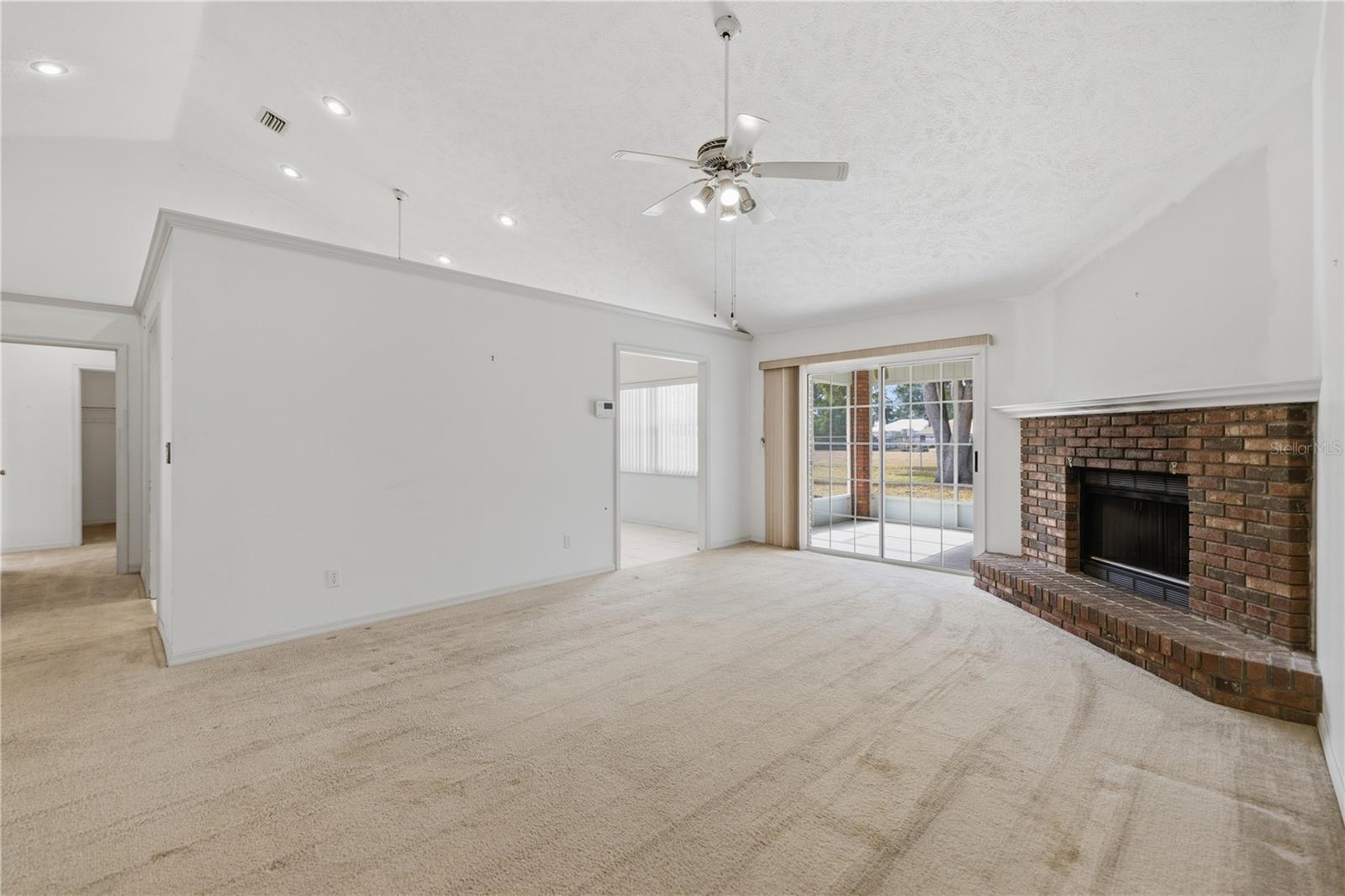 KINGS COURT - Residential