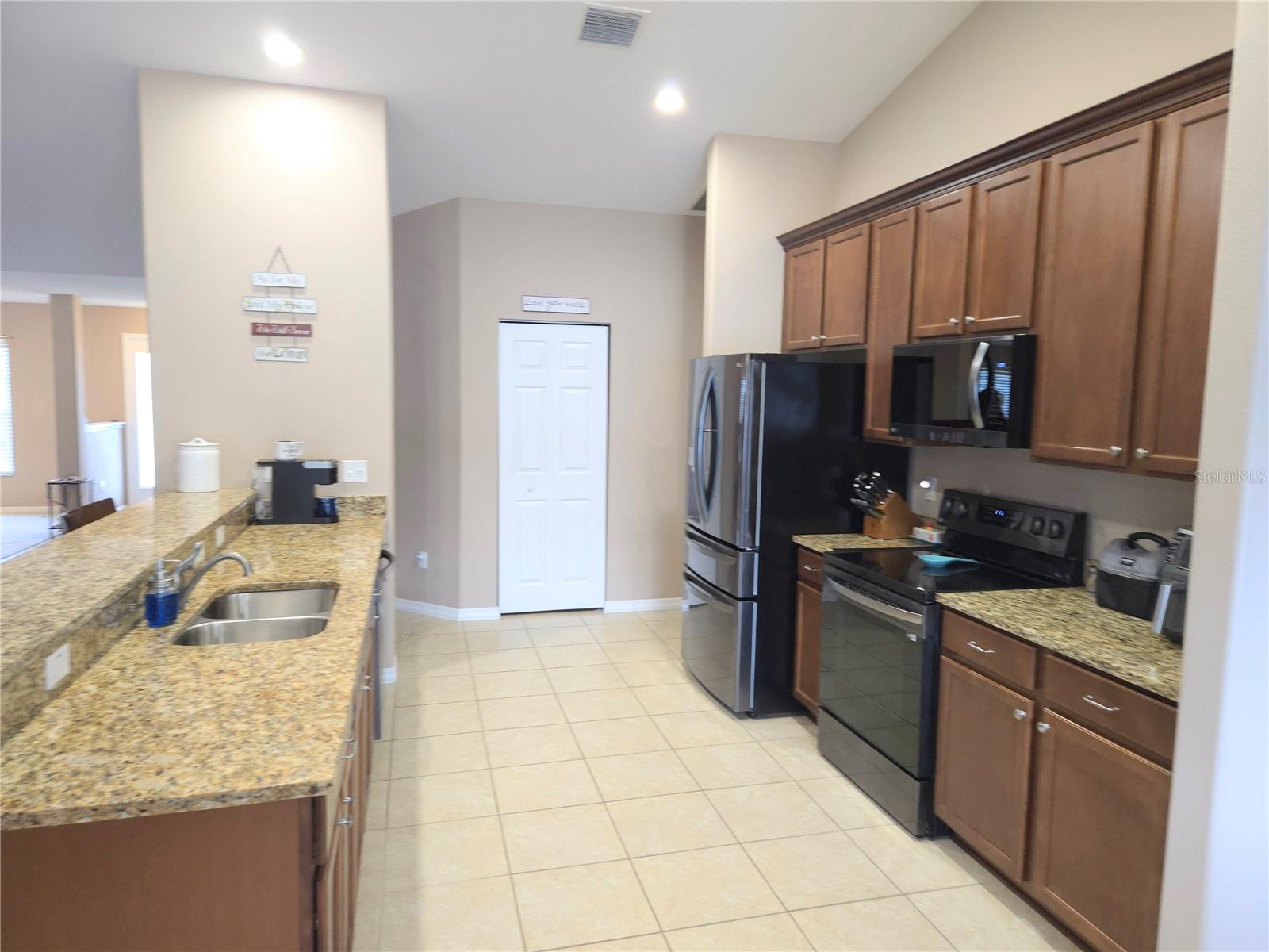 7 BICKSHIRE LN