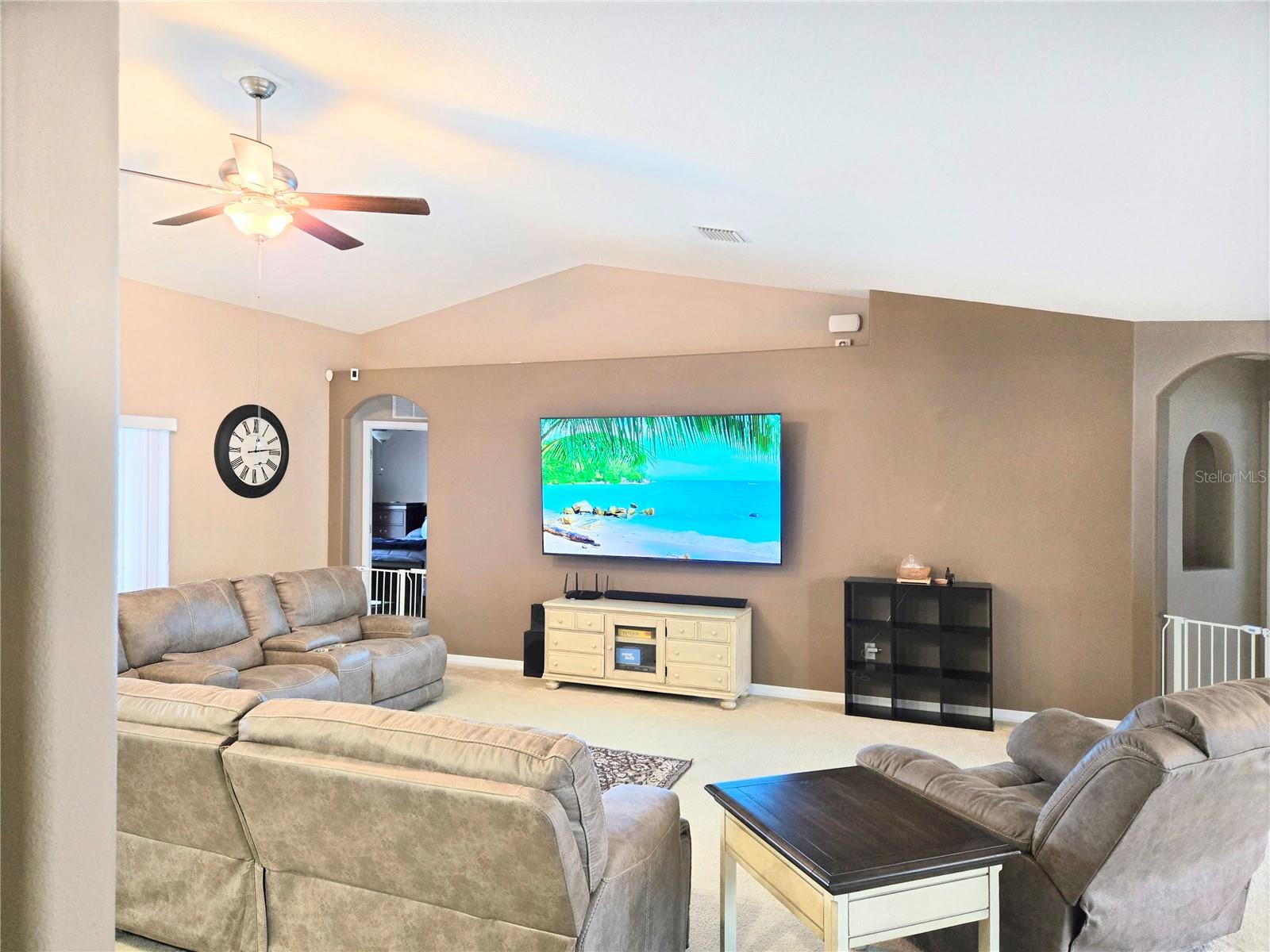 7 BICKSHIRE LN