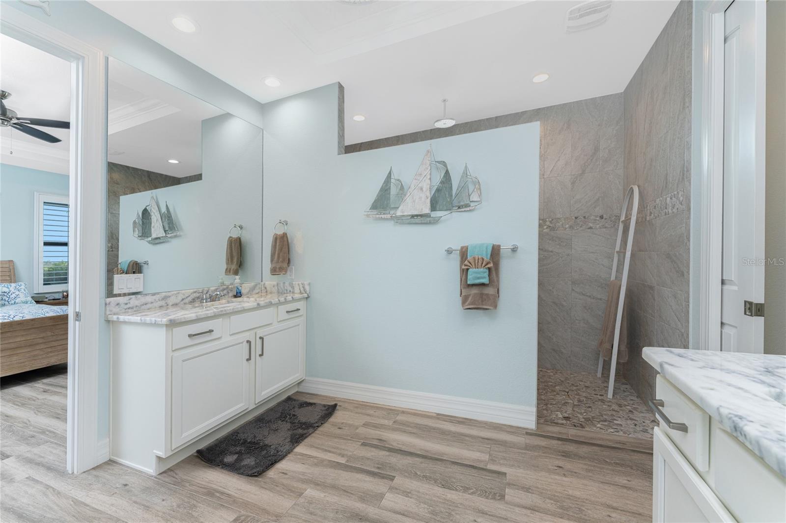 ROTONDA LAKES - Residential