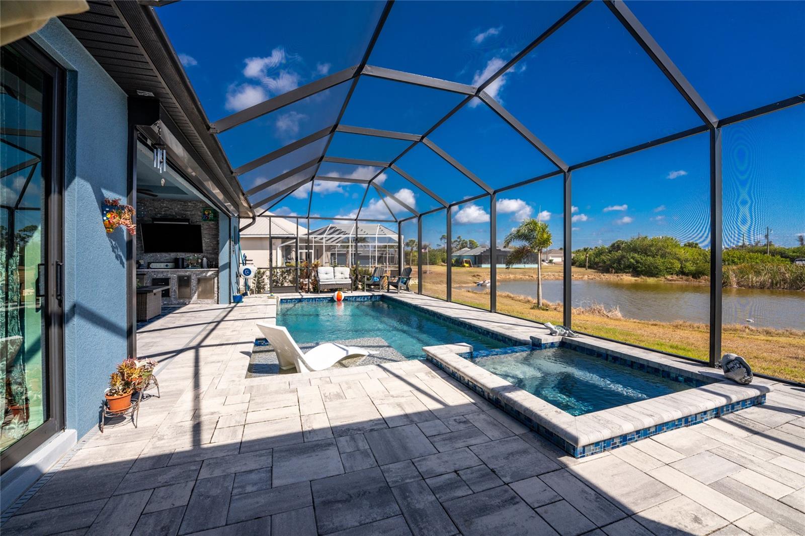 ROTONDA LAKES - Residential