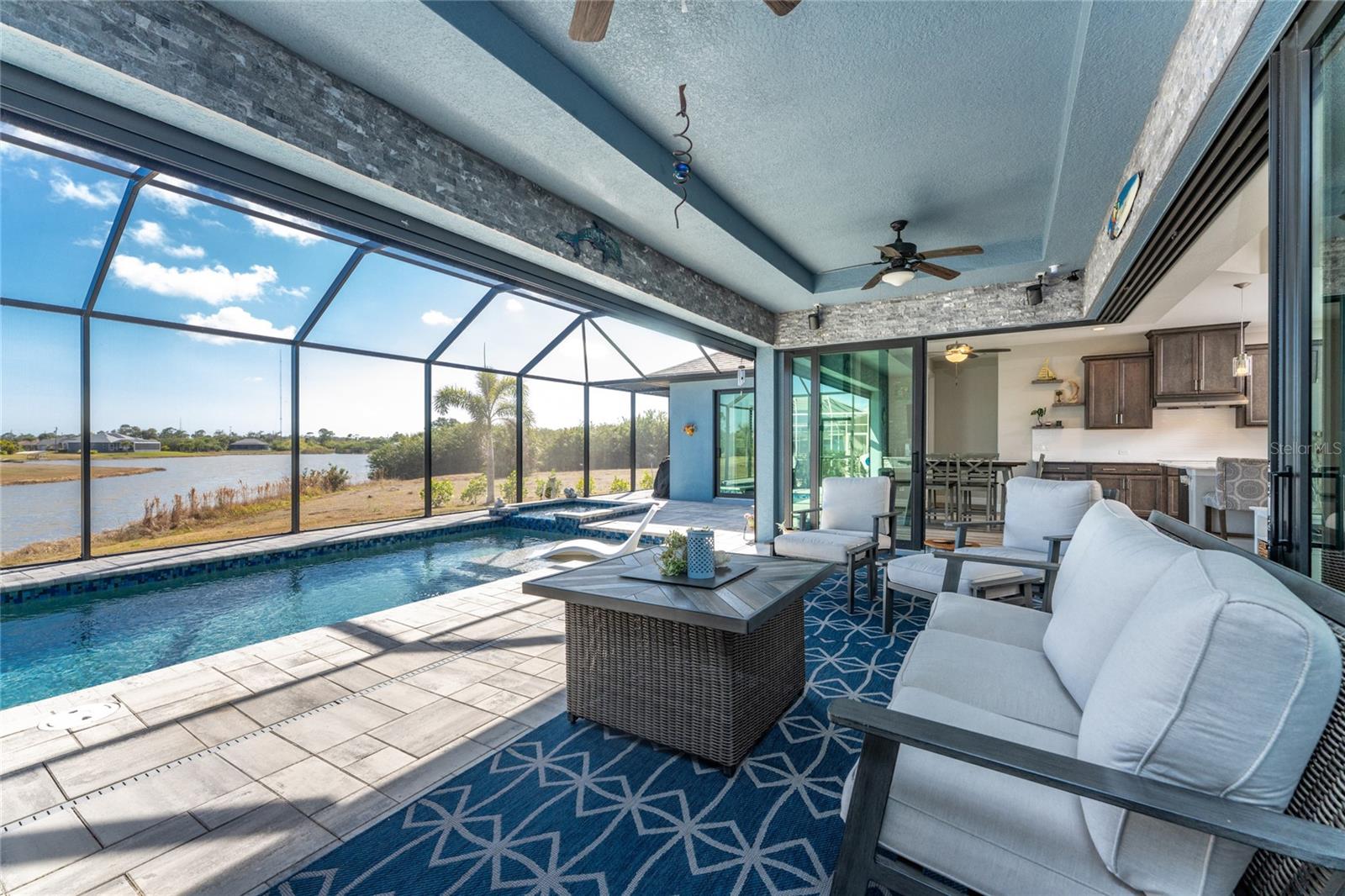 ROTONDA LAKES - Residential