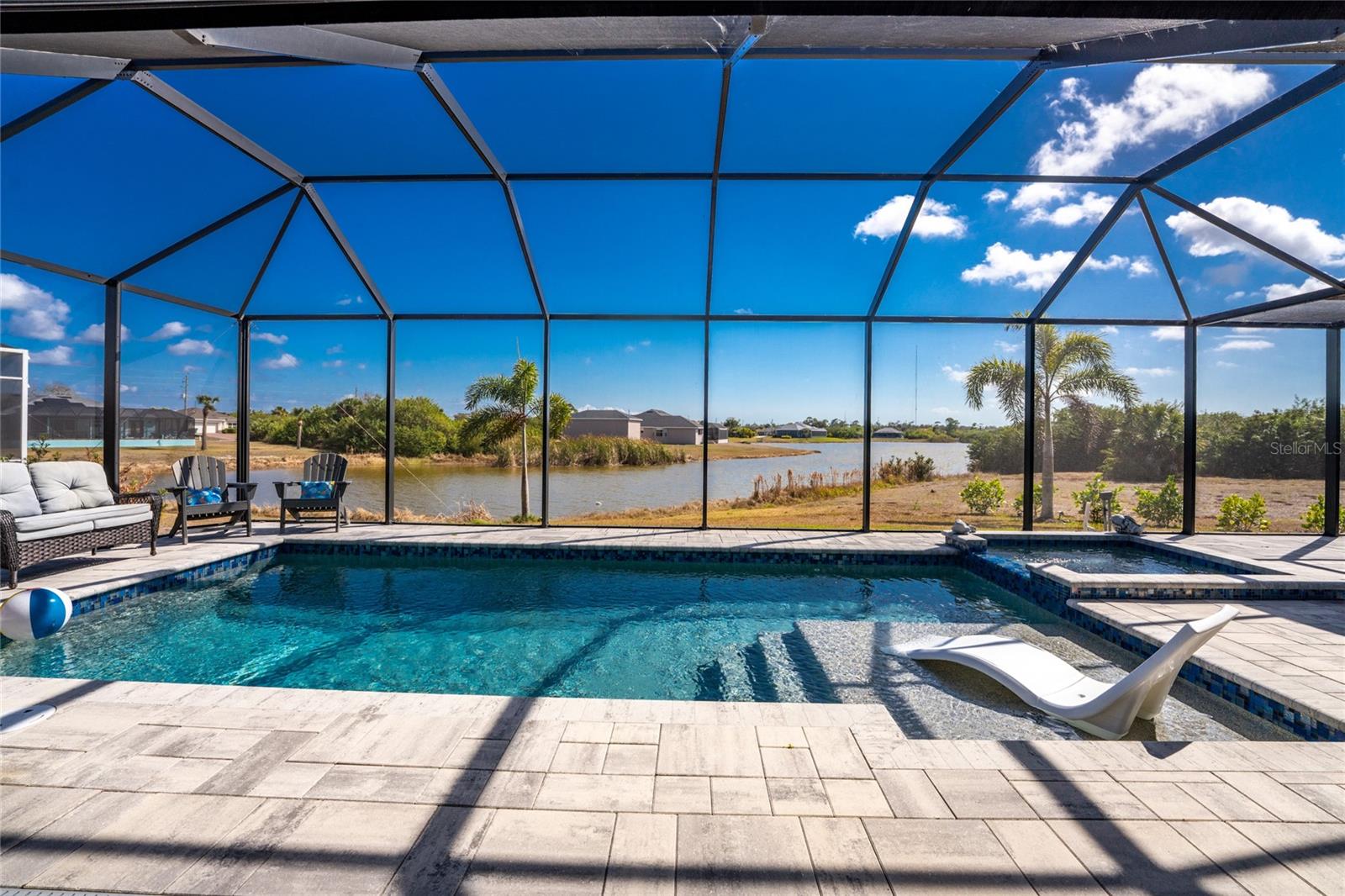 ROTONDA LAKES - Residential