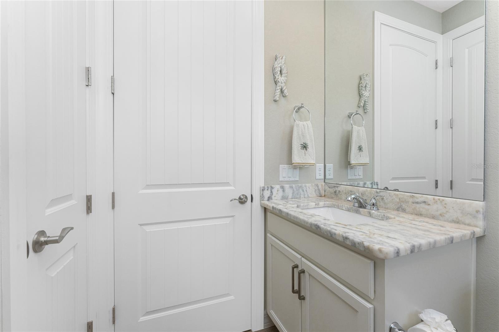 ROTONDA LAKES - Residential