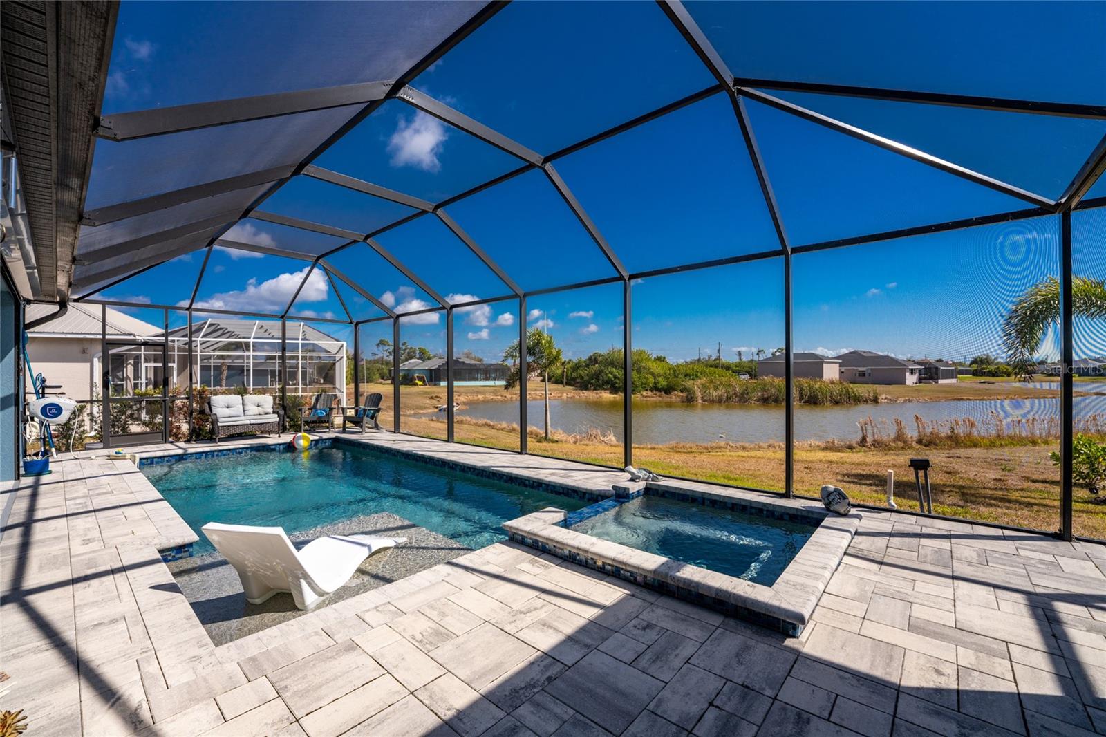 ROTONDA LAKES - Residential