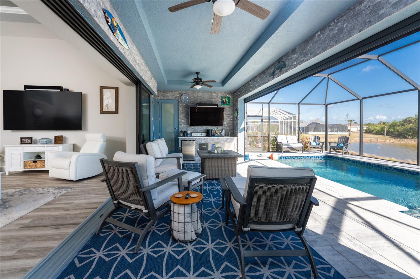 ROTONDA LAKES - Residential