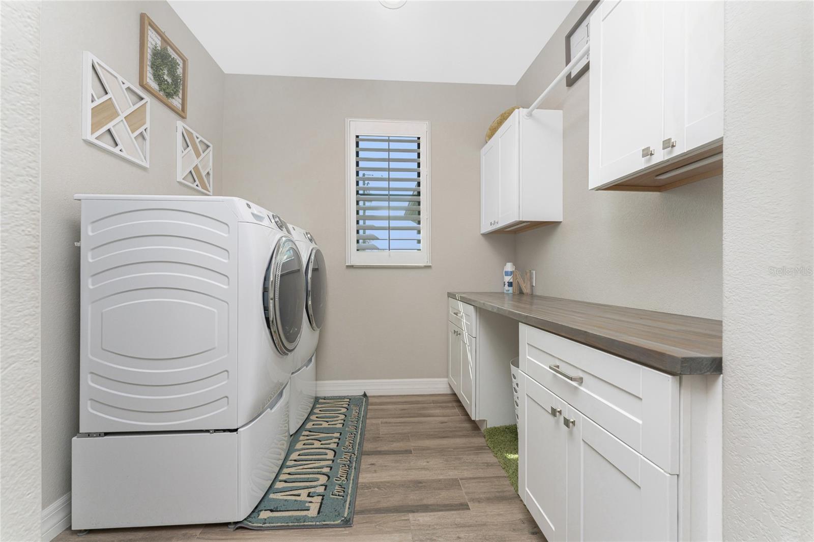 ROTONDA LAKES - Residential