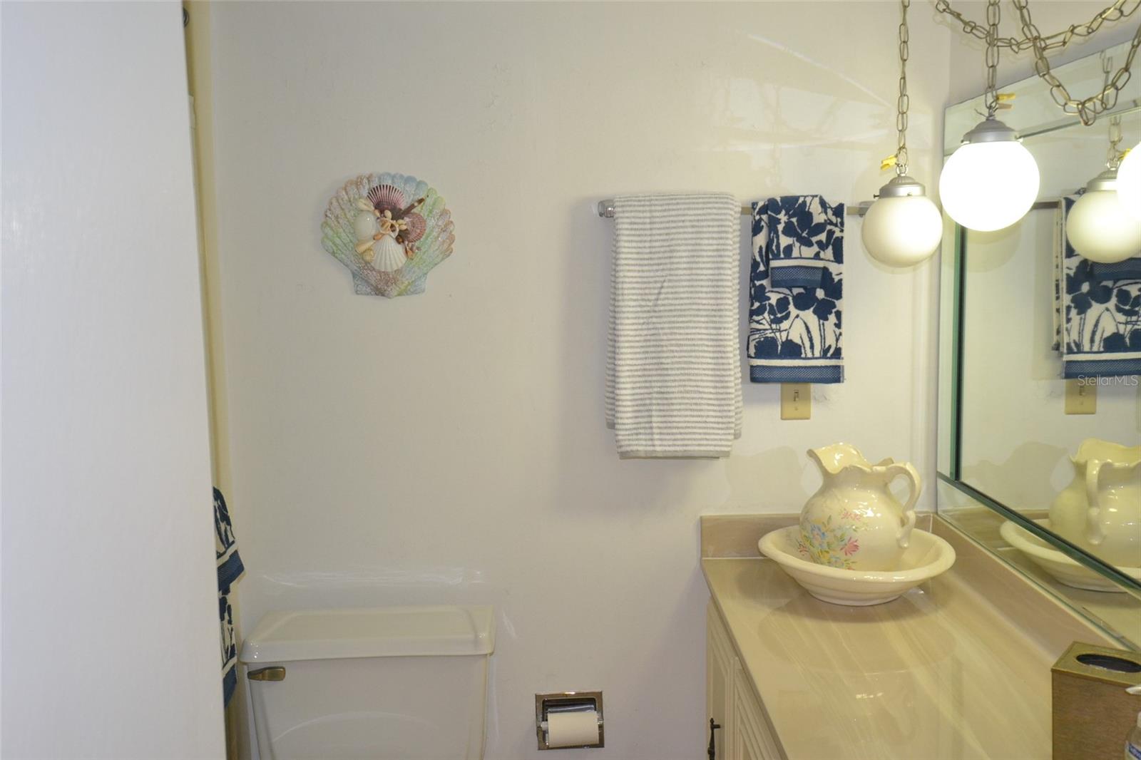 ISLANDER THE CONDO - Residential Lease