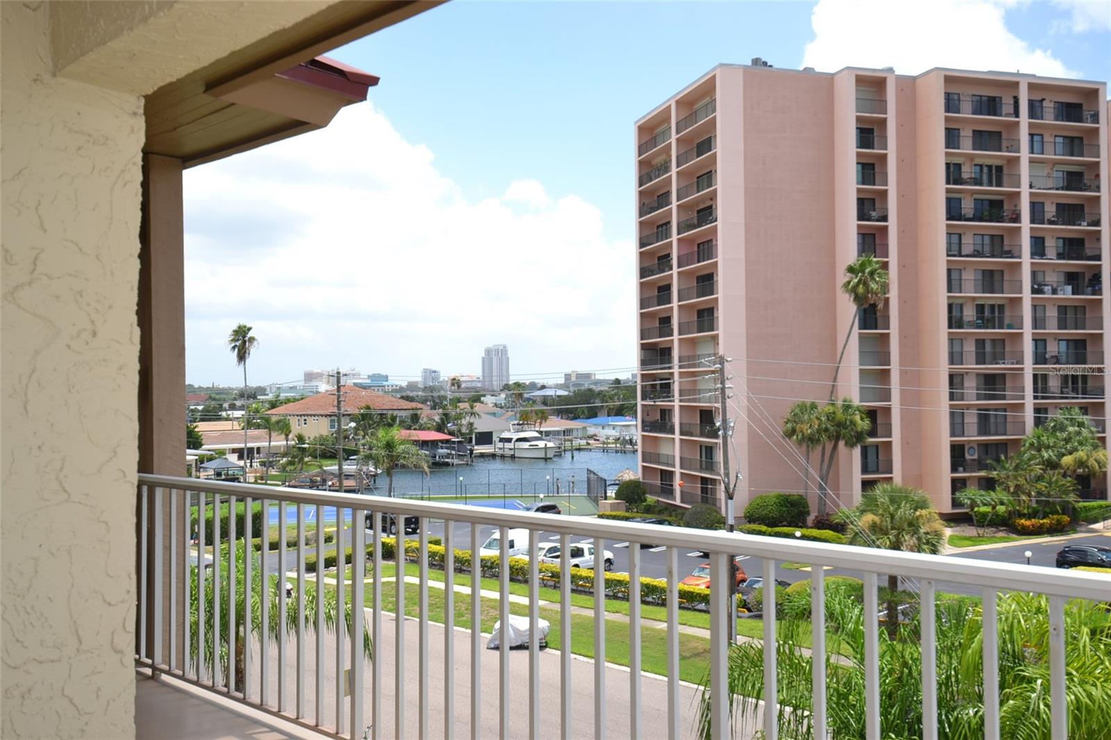 ISLANDER THE CONDO - Residential Lease