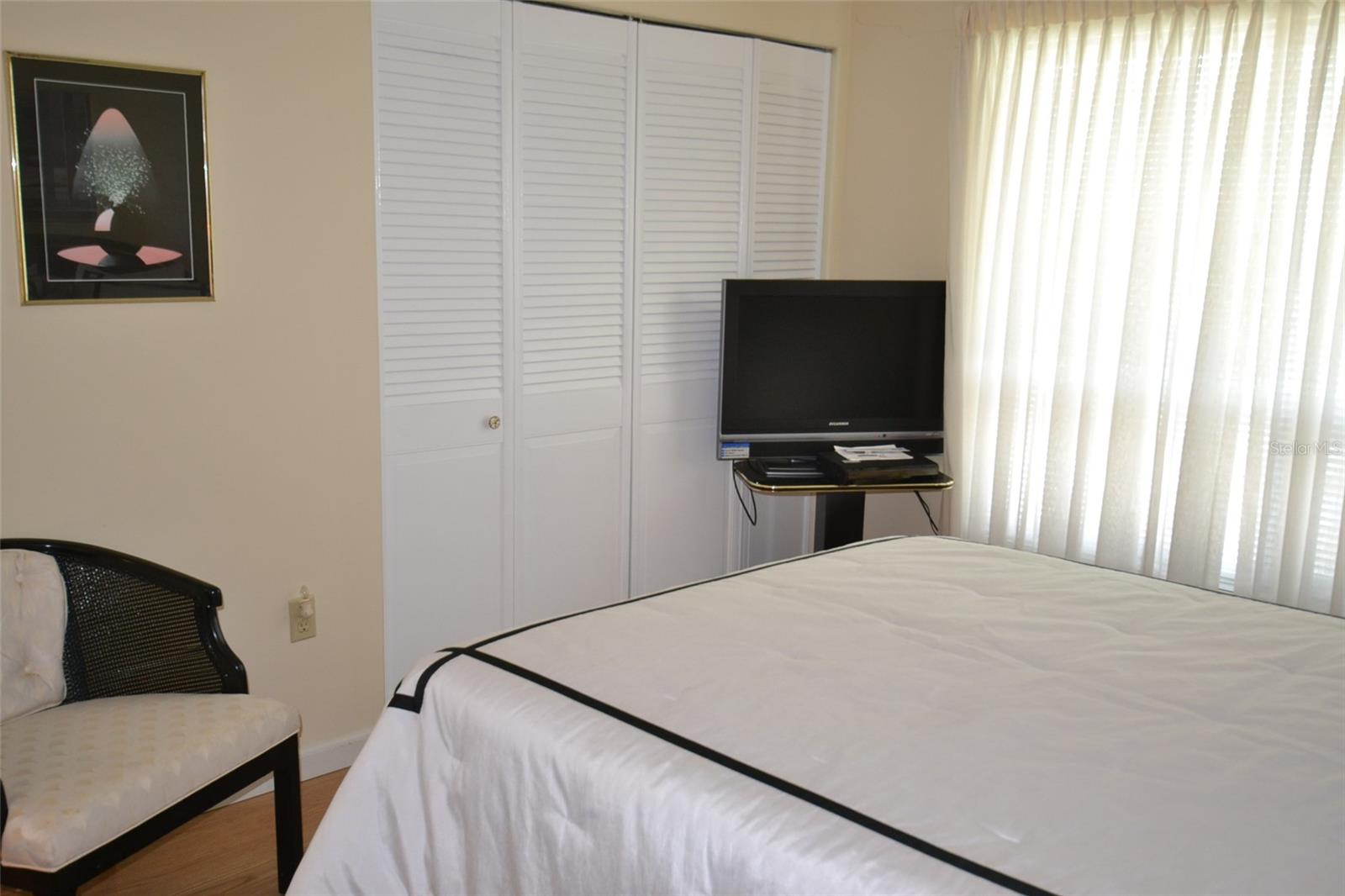 ISLANDER THE CONDO - Residential Lease