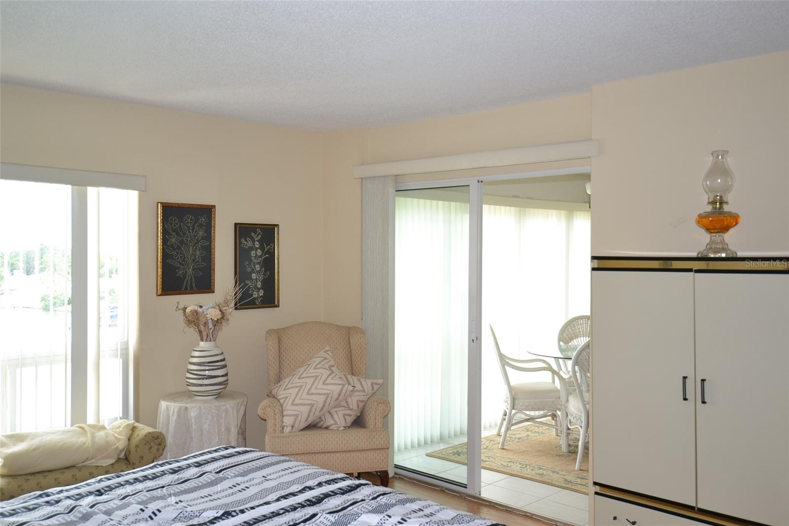 ISLANDER THE CONDO - Residential Lease