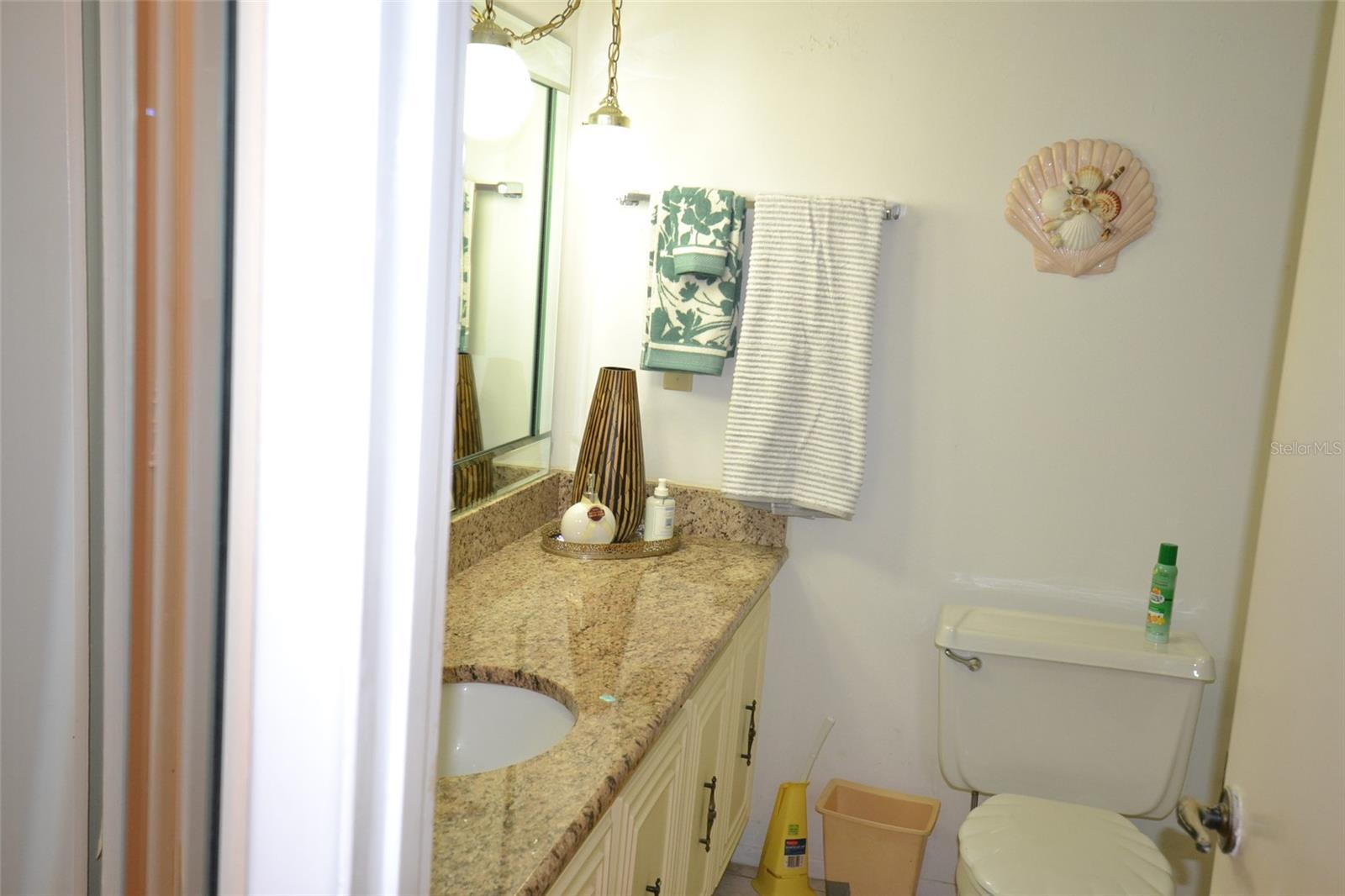 ISLANDER THE CONDO - Residential Lease