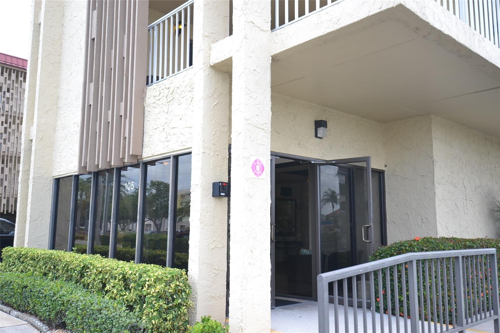 ISLANDER THE CONDO - Residential Lease