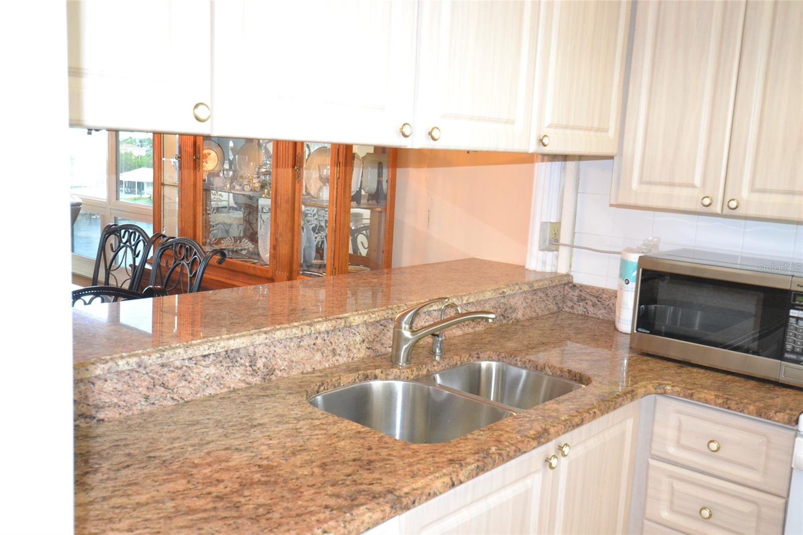 ISLANDER THE CONDO - Residential Lease