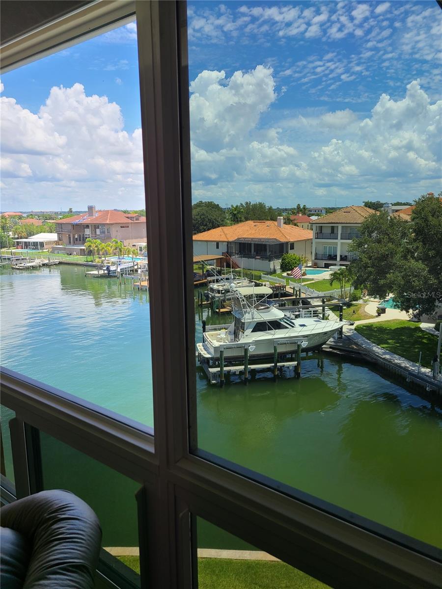 ISLANDER THE CONDO - Residential Lease