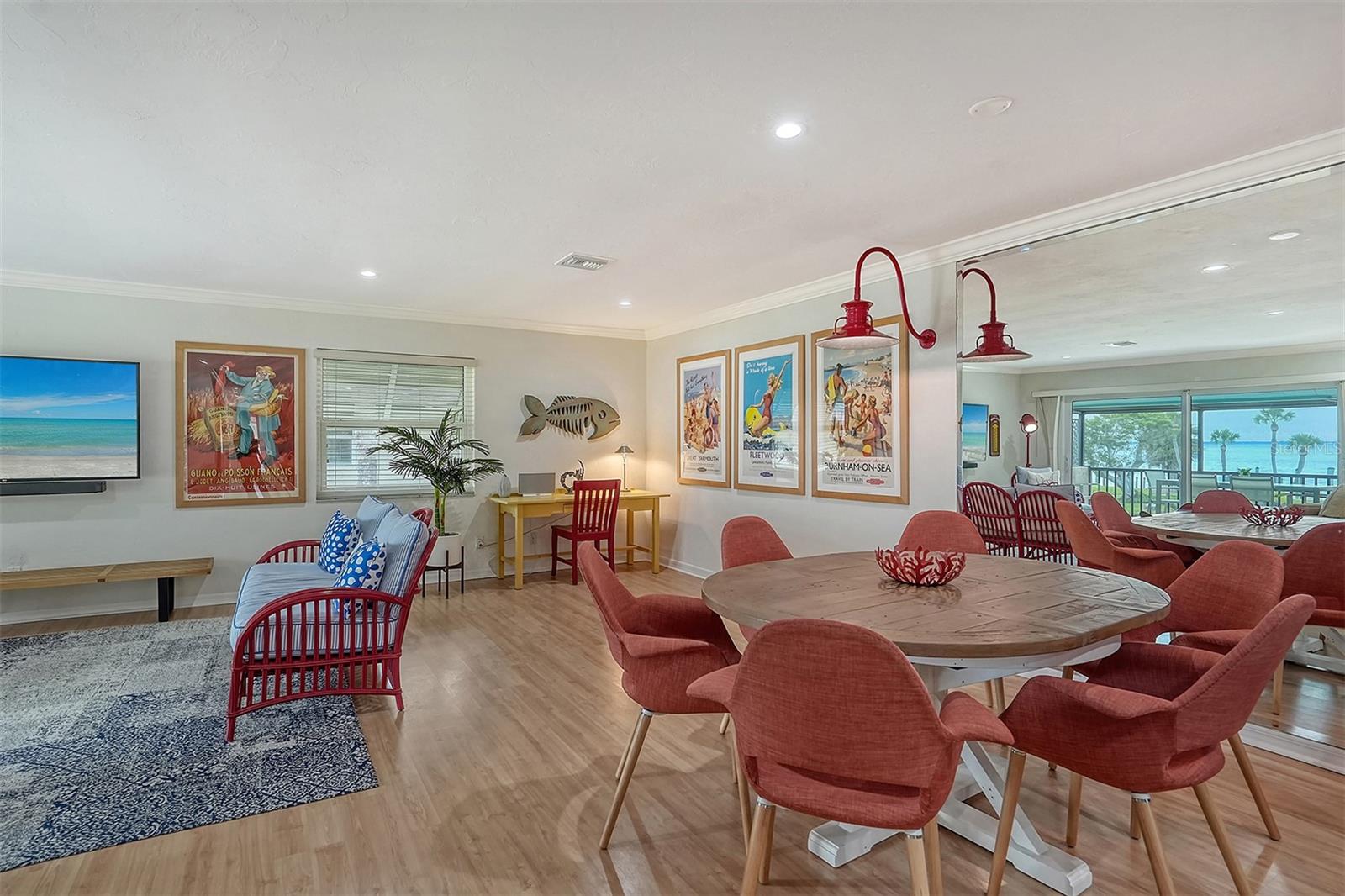 PELICAN HARBOUR & BEACH CLUB - Residential