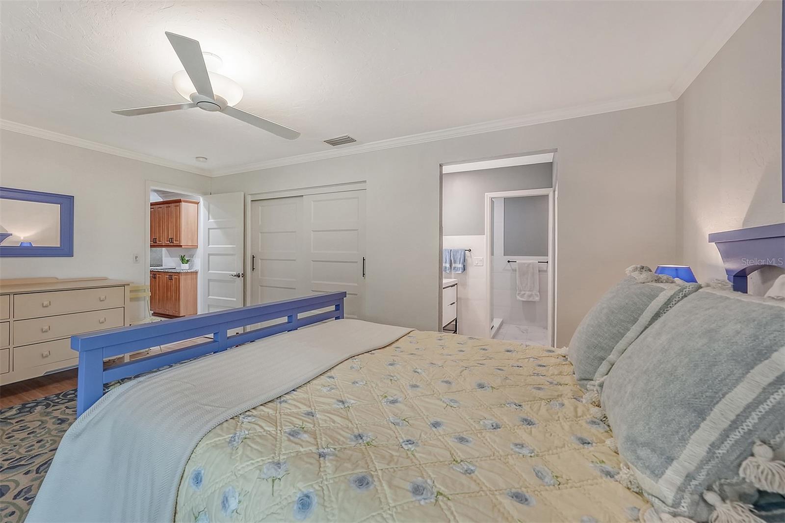 PELICAN HARBOUR & BEACH CLUB - Residential