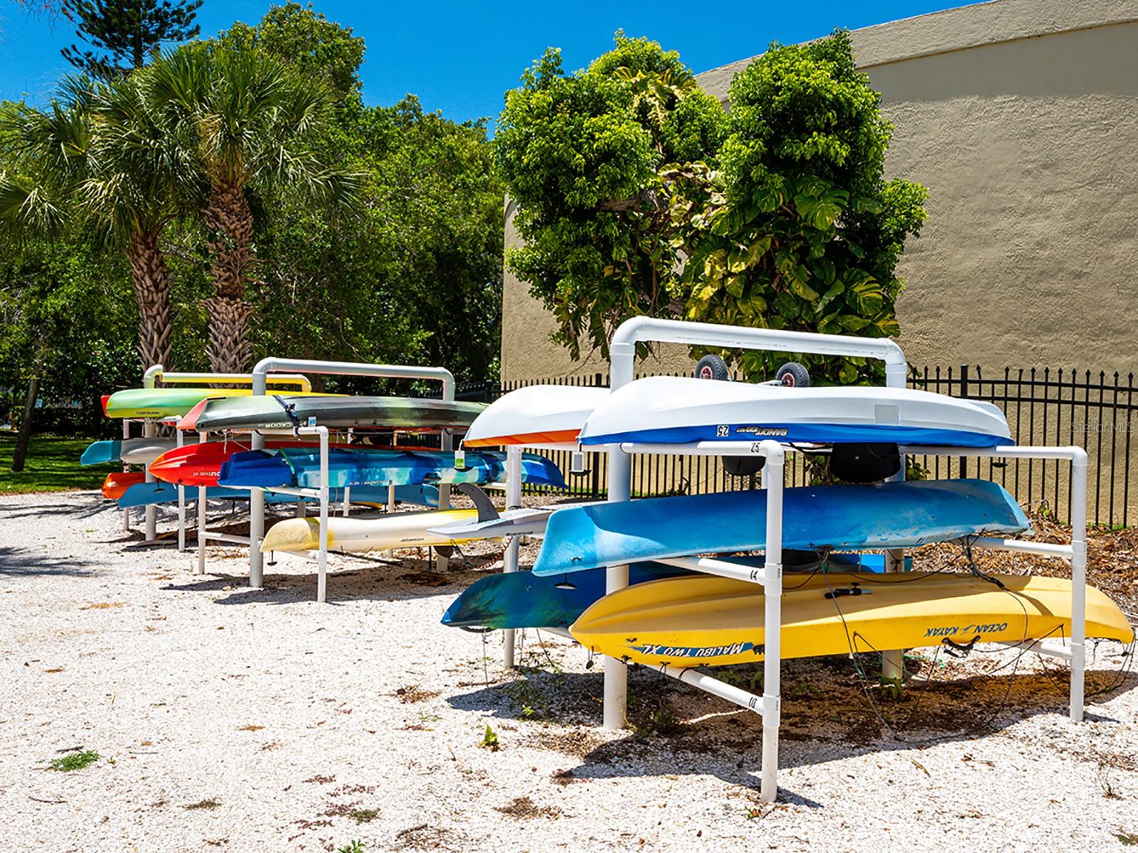 PELICAN HARBOUR & BEACH CLUB - Residential