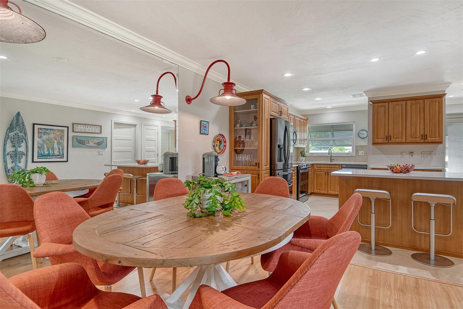 PELICAN HARBOUR & BEACH CLUB - Residential