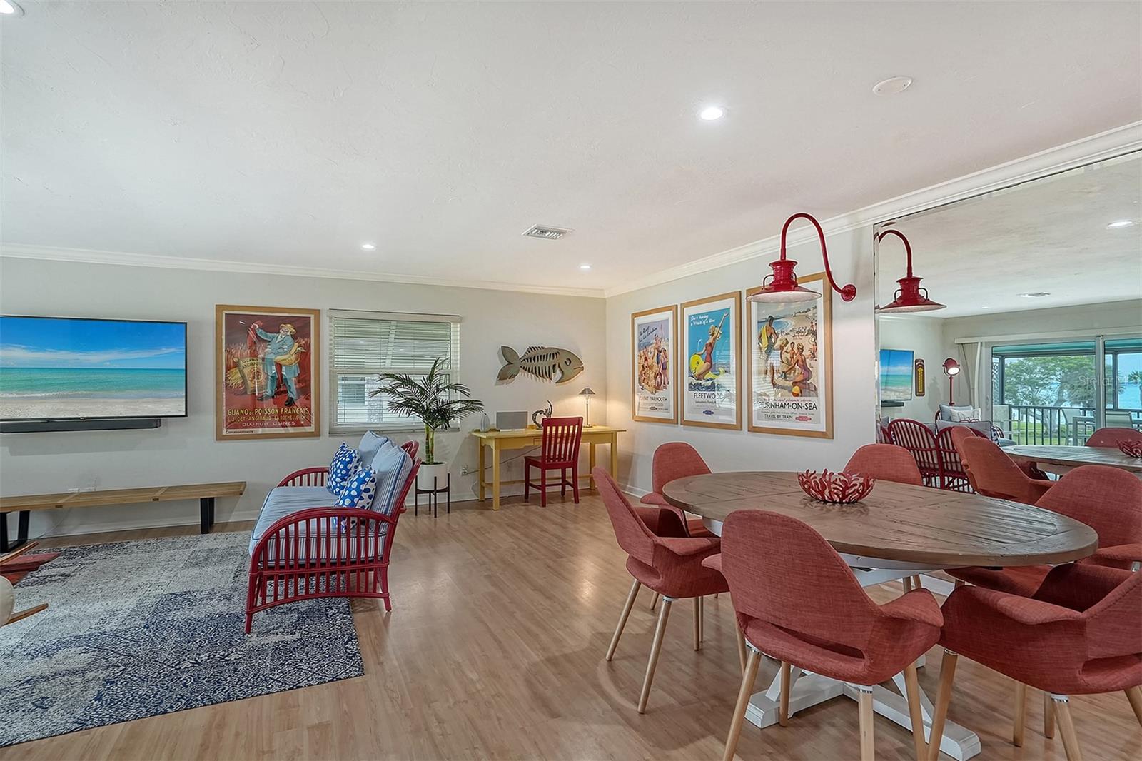 PELICAN HARBOUR & BEACH CLUB - Residential