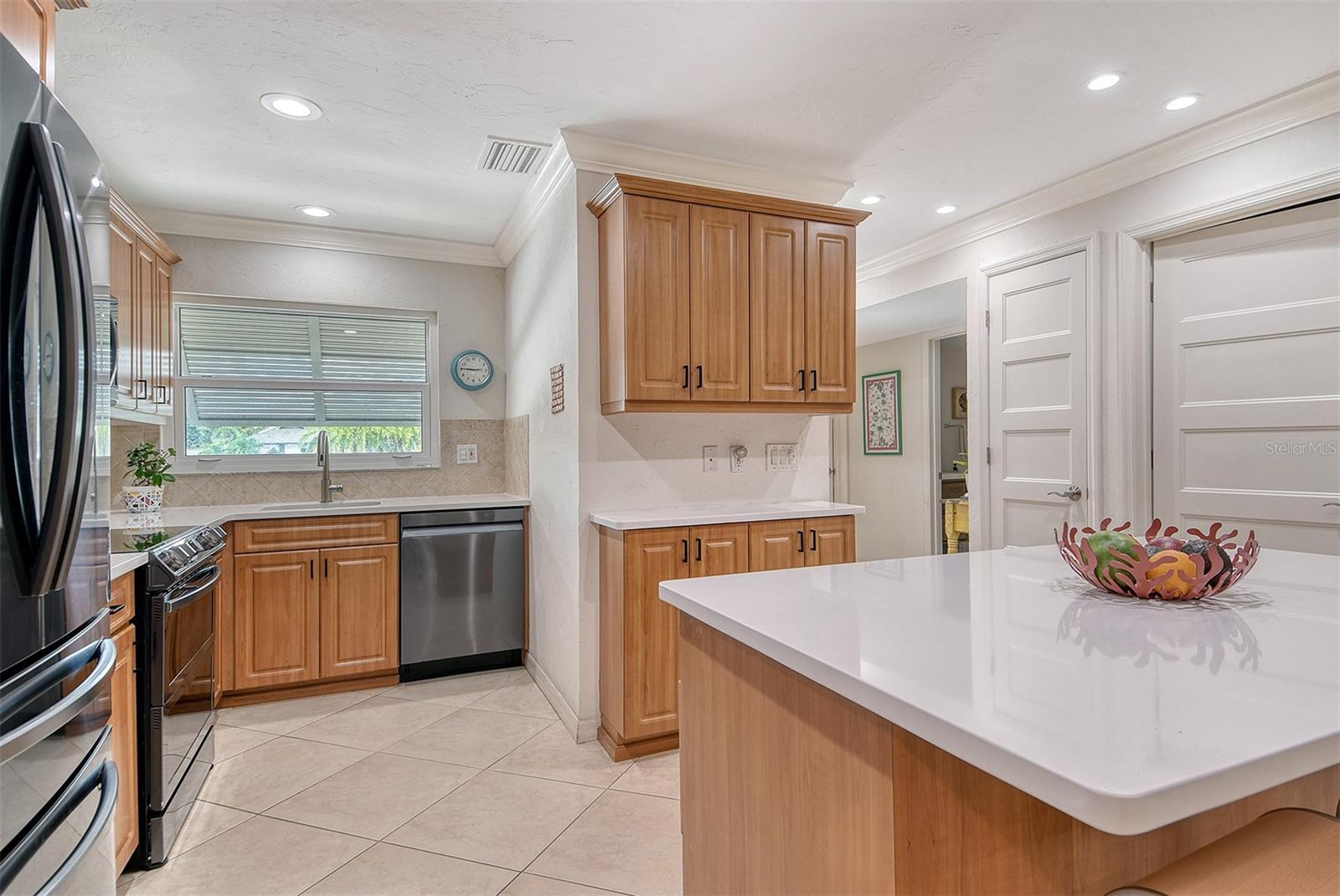 PELICAN HARBOUR & BEACH CLUB - Residential