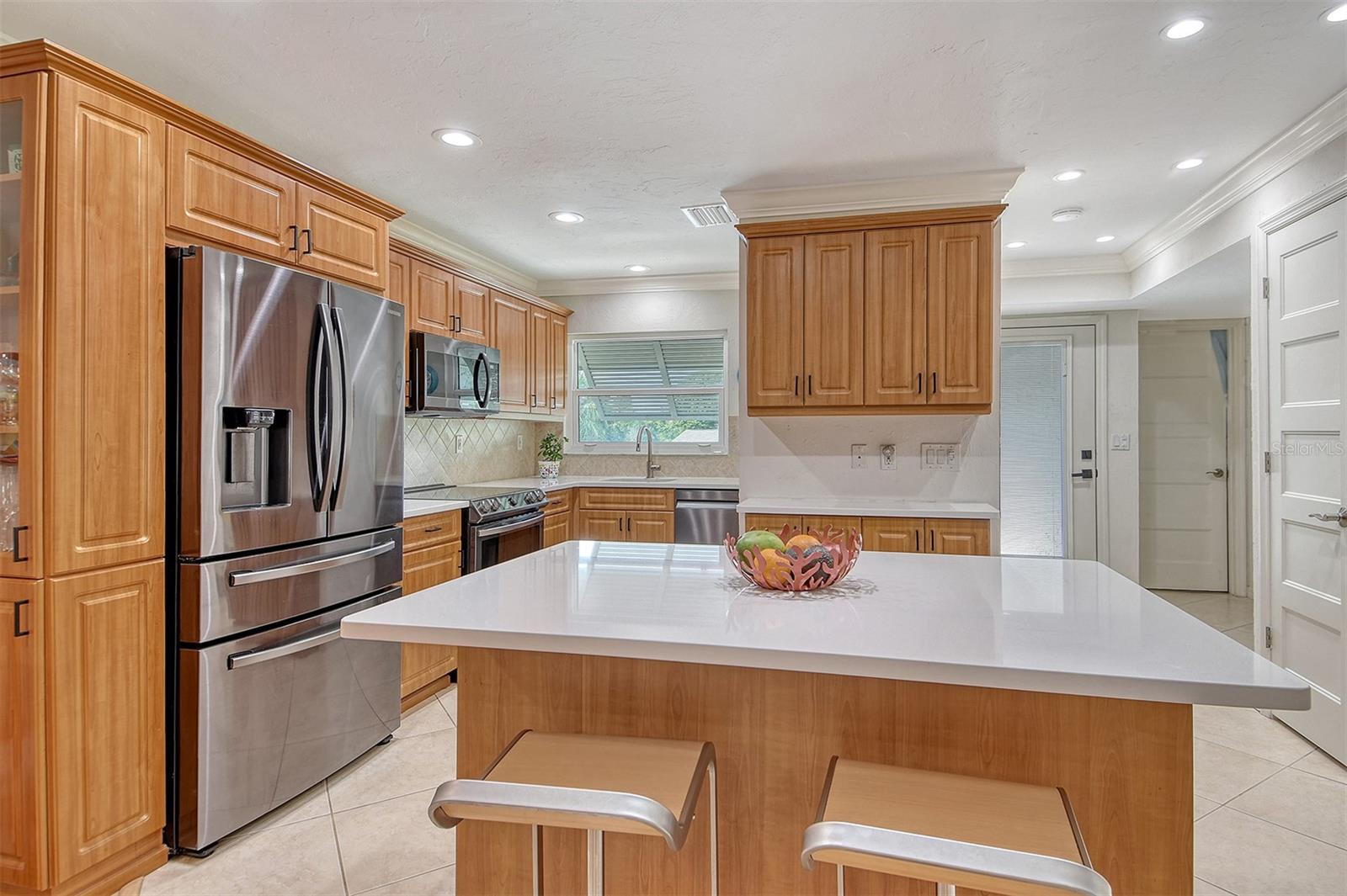 PELICAN HARBOUR & BEACH CLUB - Residential