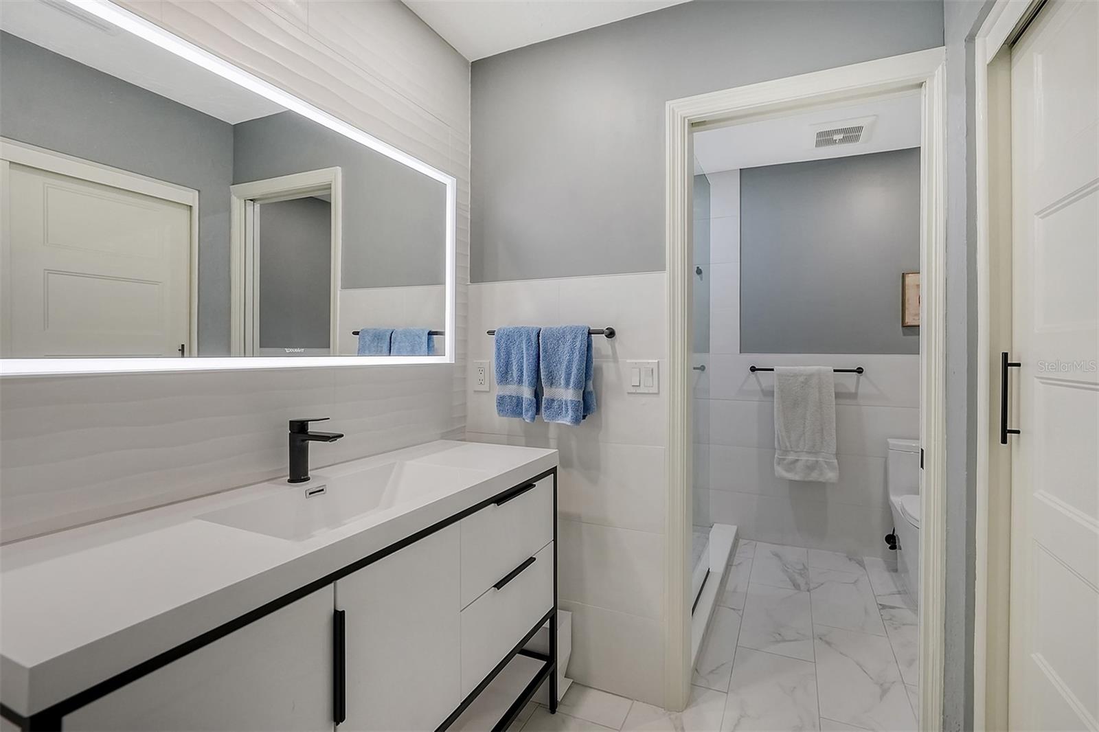 PELICAN HARBOUR & BEACH CLUB - Residential