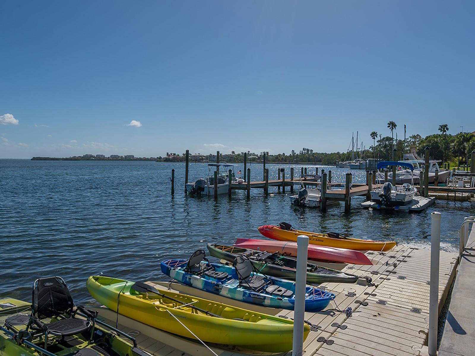PELICAN HARBOUR & BEACH CLUB - Residential
