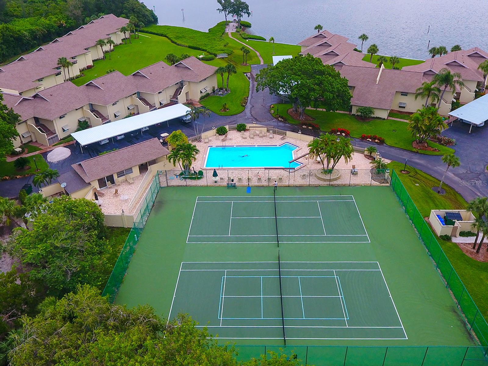 PELICAN HARBOUR & BEACH CLUB - Residential