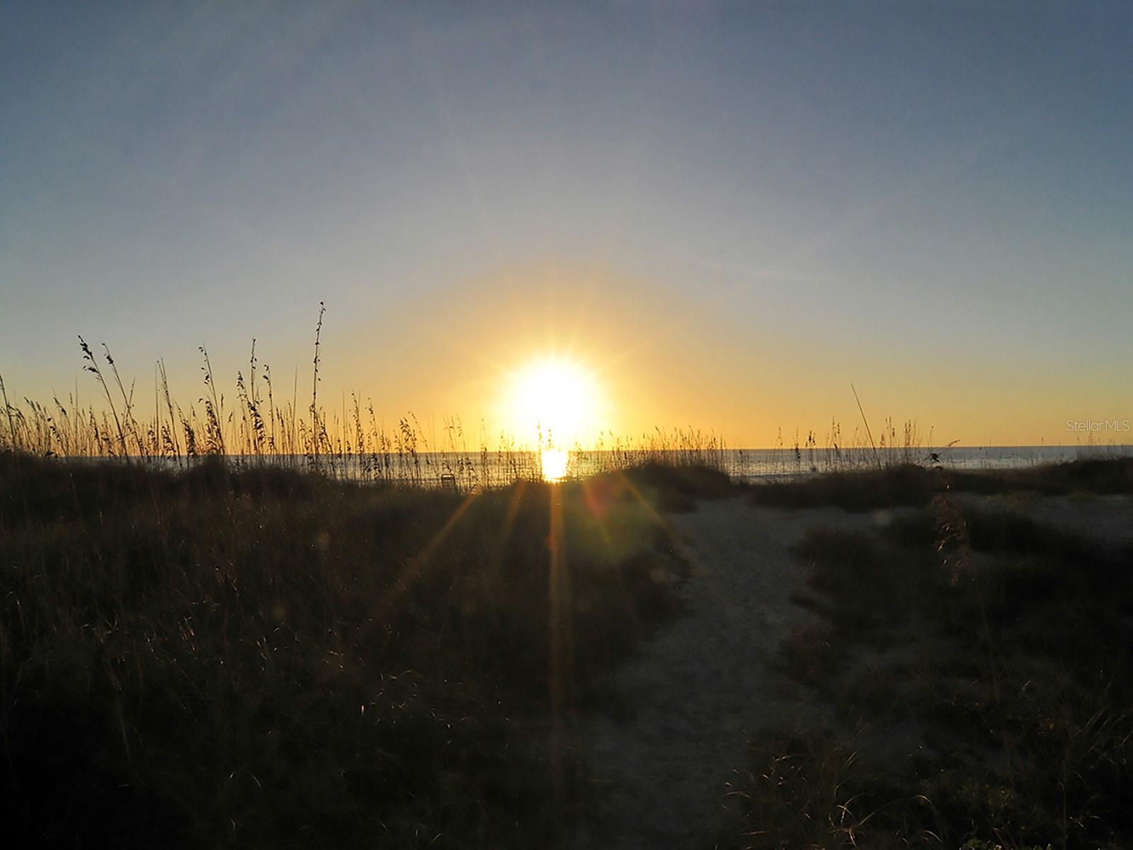 PELICAN HARBOUR & BEACH CLUB - Residential