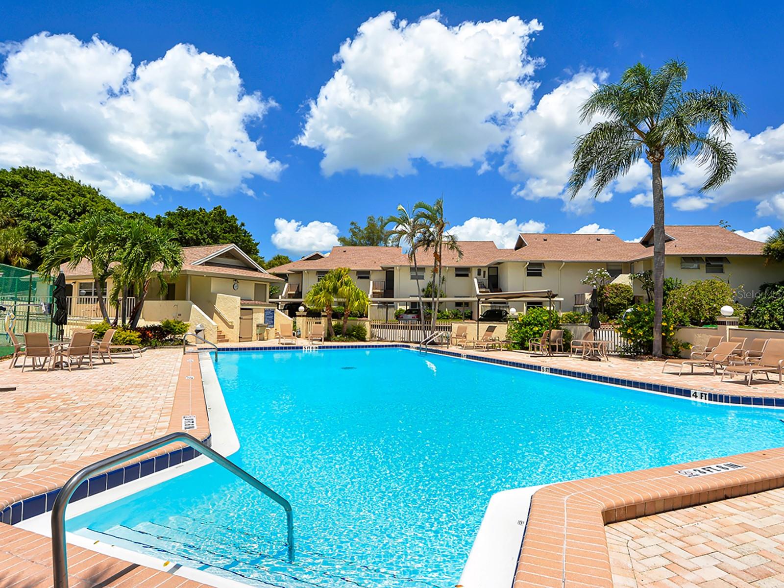 PELICAN HARBOUR & BEACH CLUB - Residential