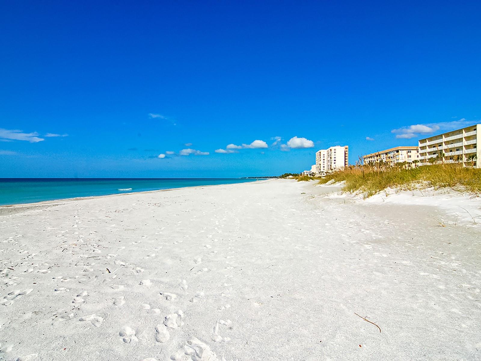 PELICAN HARBOUR & BEACH CLUB - Residential