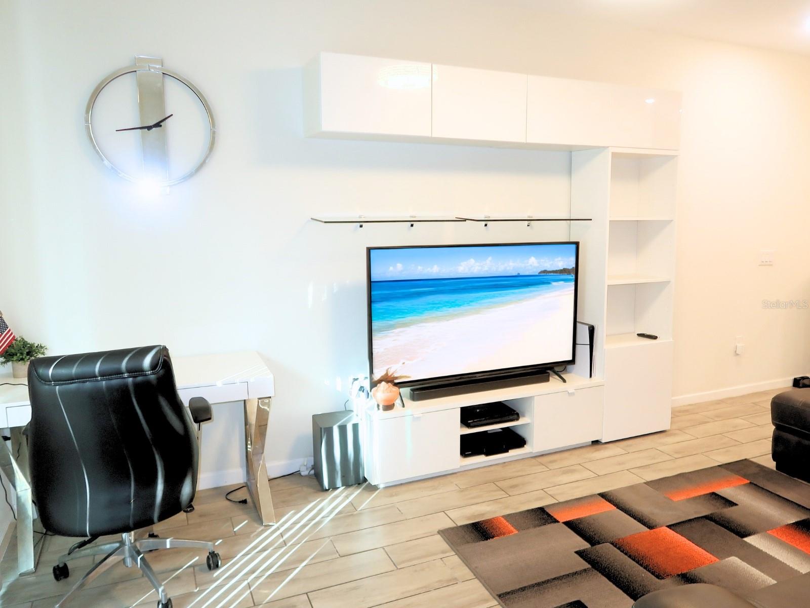 ECON TRLS PH 2 - Residential Lease