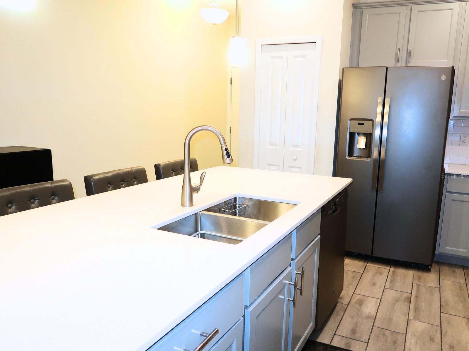 ECON TRLS PH 2 - Residential Lease