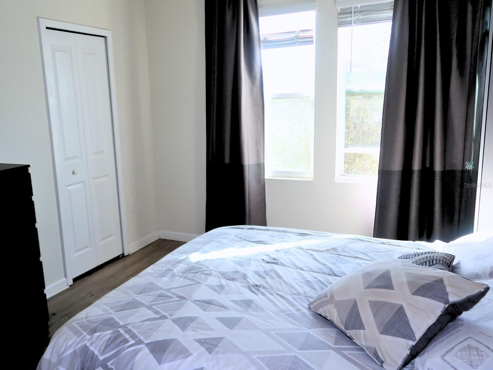 ECON TRLS PH 2 - Residential Lease