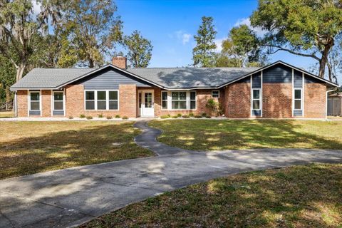 A home in DELAND