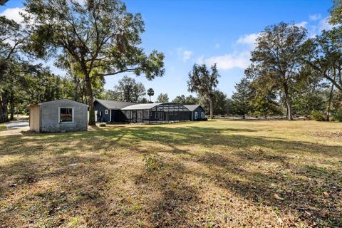 A home in DELAND