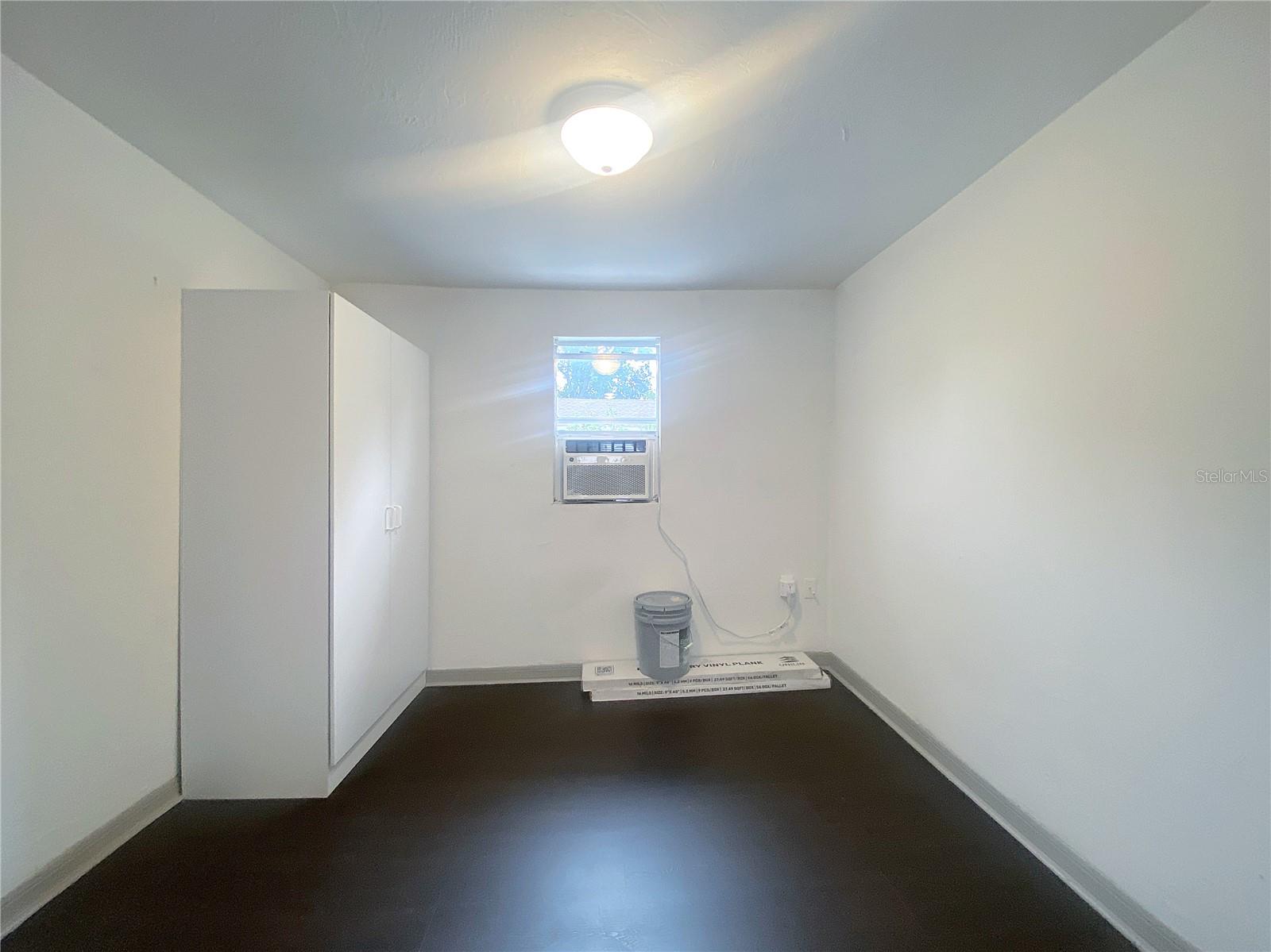 ROOSEVELT MANOR - Residential Lease