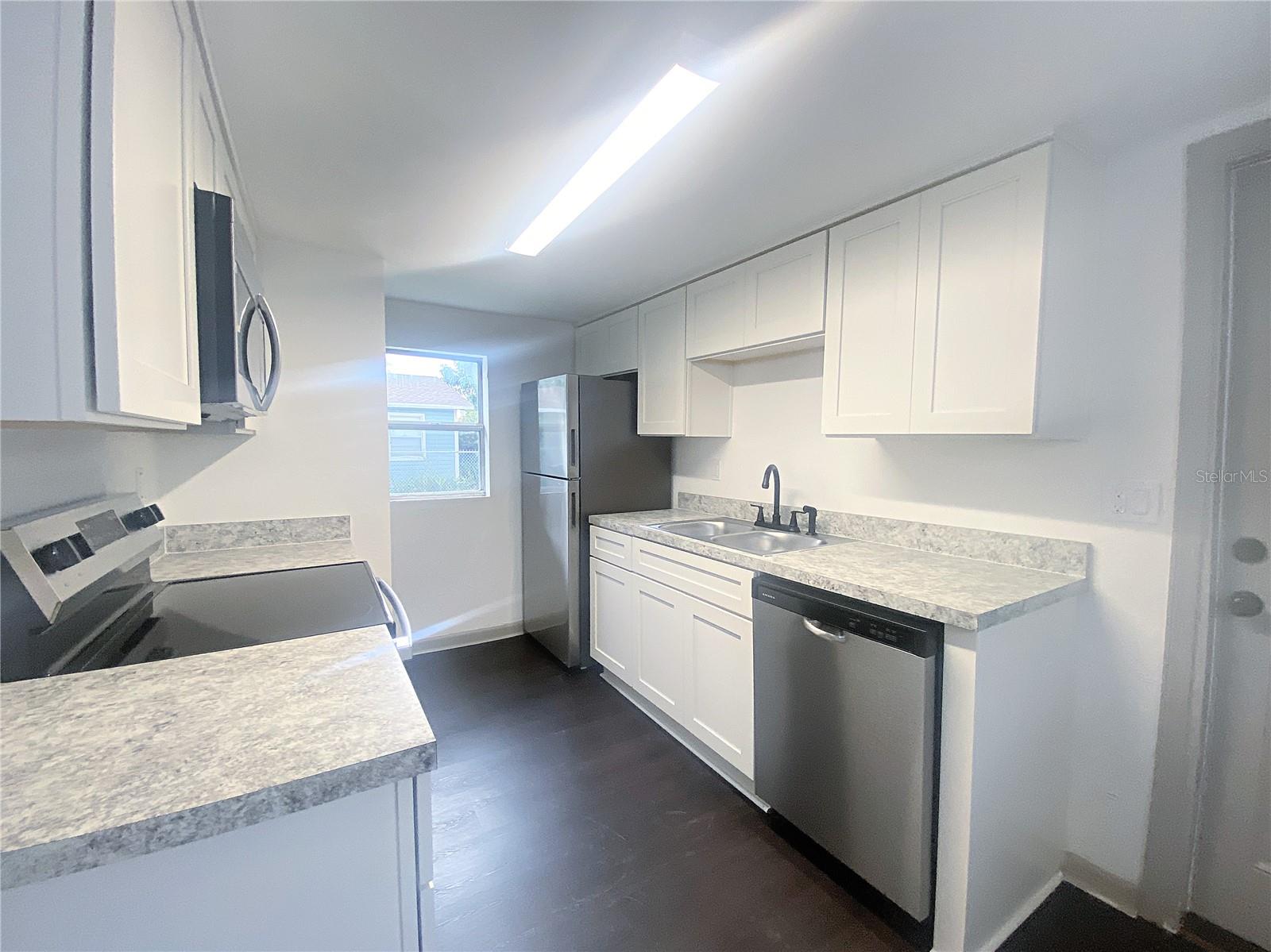 ROOSEVELT MANOR - Residential Lease
