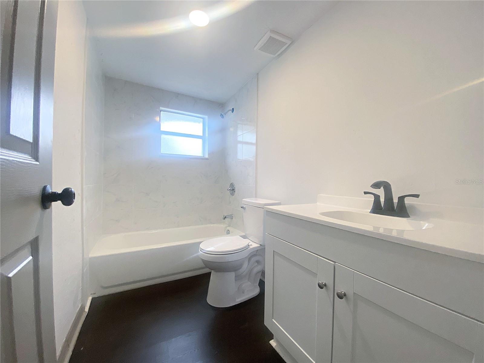 ROOSEVELT MANOR - Residential Lease