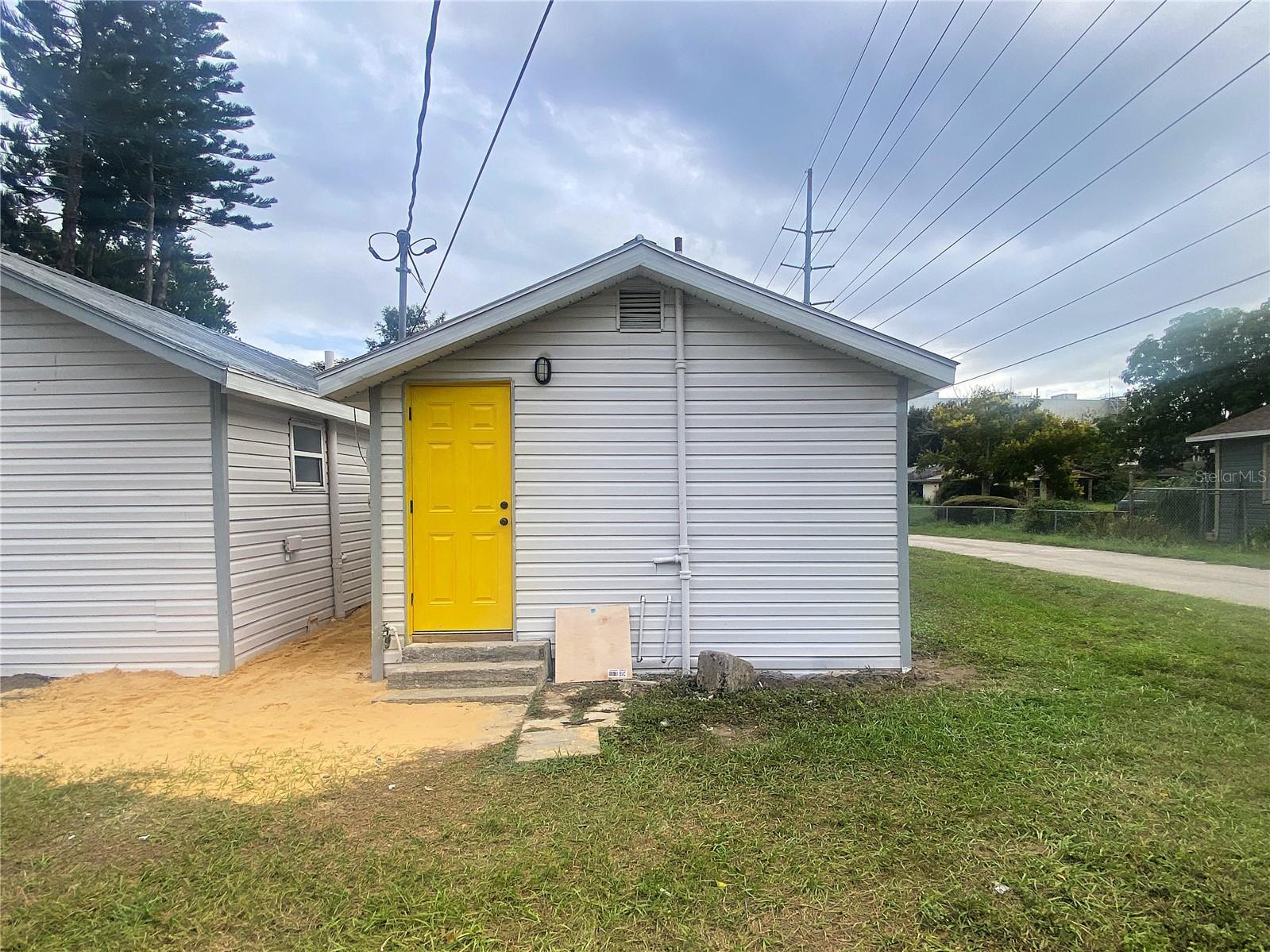 ROOSEVELT MANOR - Residential Lease