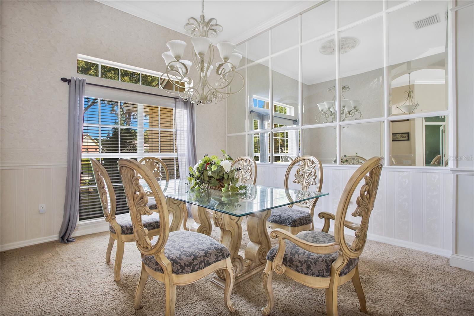 1556 AUBURN OAKS COURT