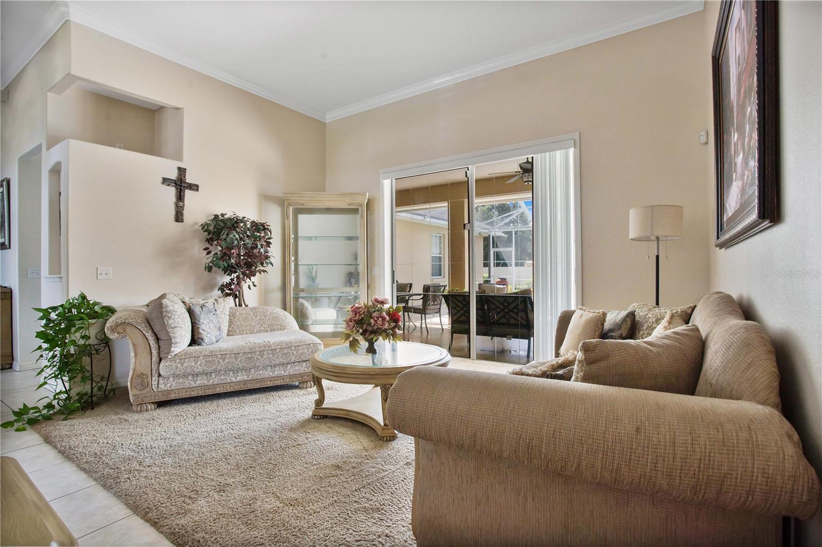 1556 AUBURN OAKS COURT