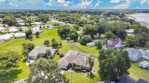 A home in AUBURNDALE