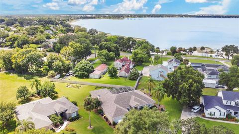 A home in AUBURNDALE