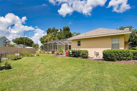 A home in AUBURNDALE