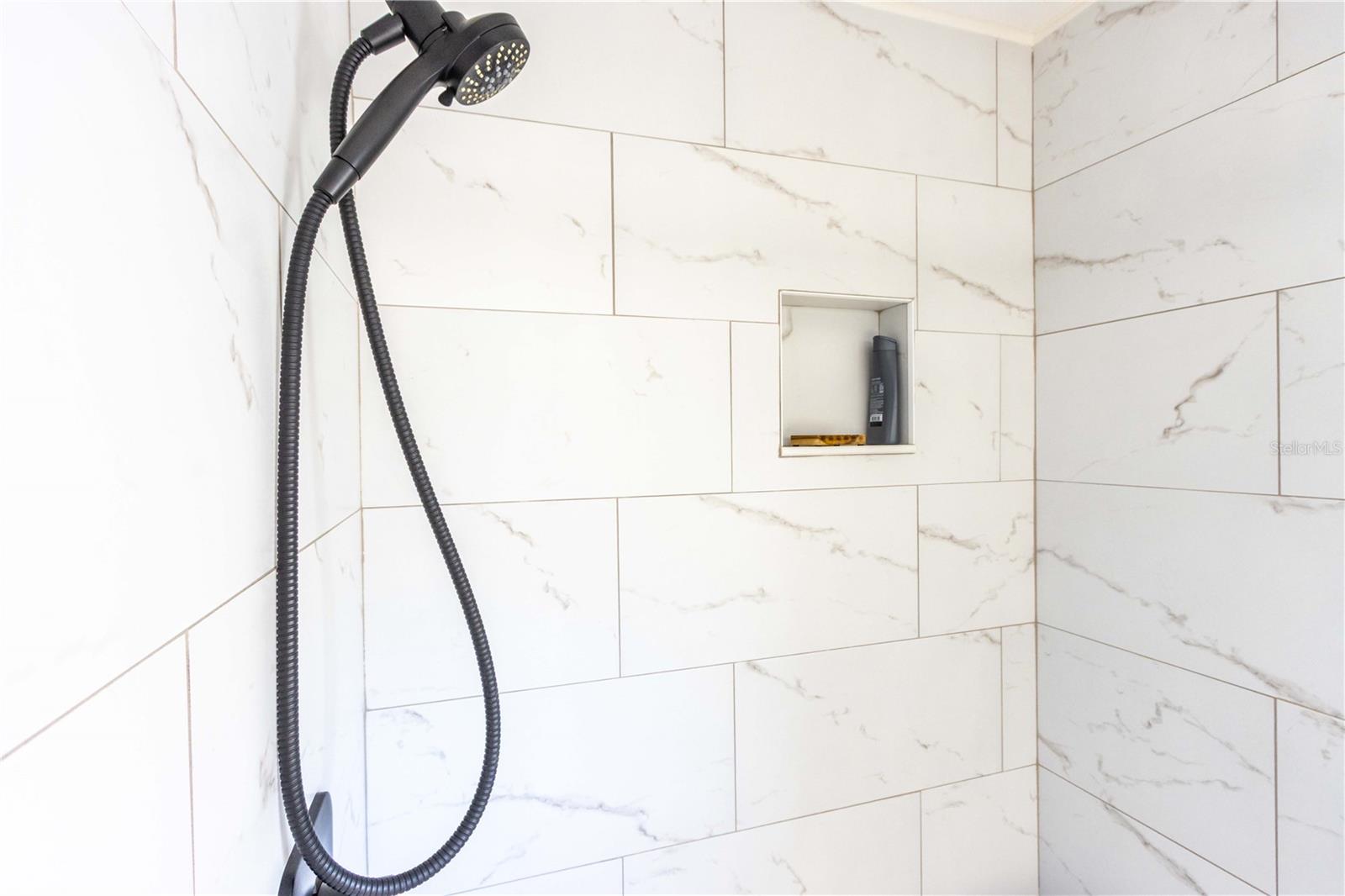 MEDITERRANEAN VILLAGE IN THE PARK - Residential Lease